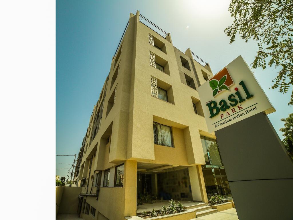 Отель The Basil Park Бхавнагар Экстерьер фото